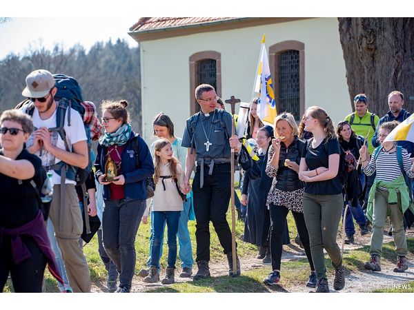 Die Pilger an der Schnepfenkapelle